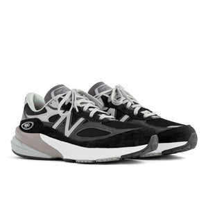 990v6 - Black with White - Men's